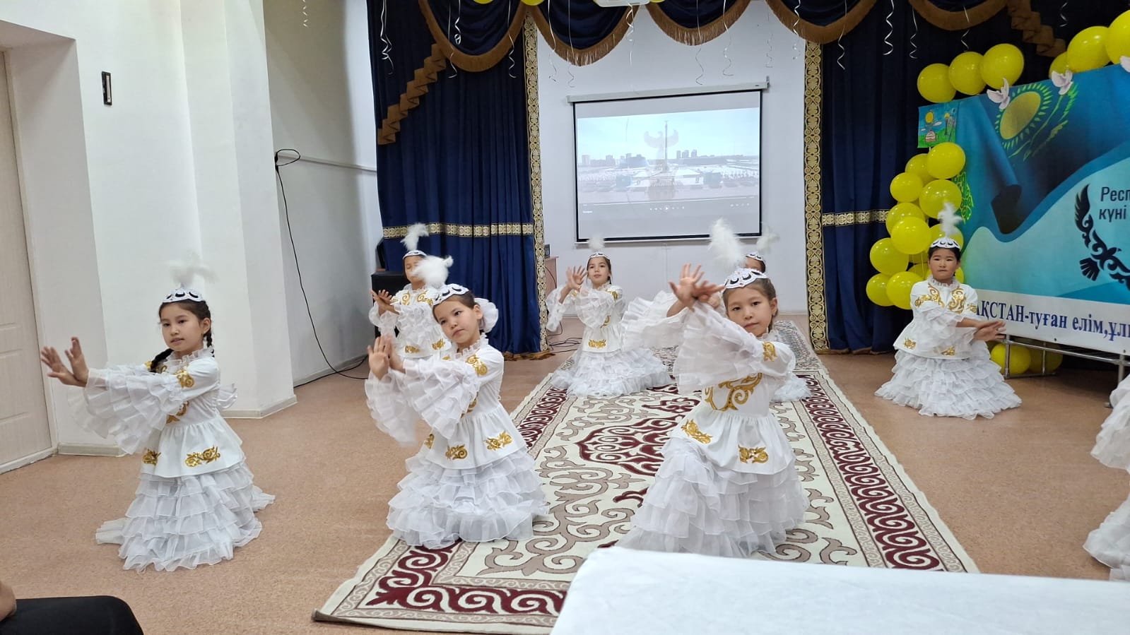 Республика күніне араналған  "Егемендік-айбарлы ұғым"атты мерекелік іс-шара